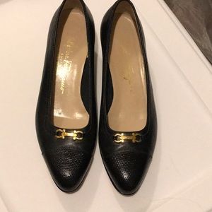 Salvatore Ferragamo Shoes - Women’s black Salvatore Ferragamo pumps Salvatore Ferragamo Shoes - Women’s black Salvatore Ferragamo pumps